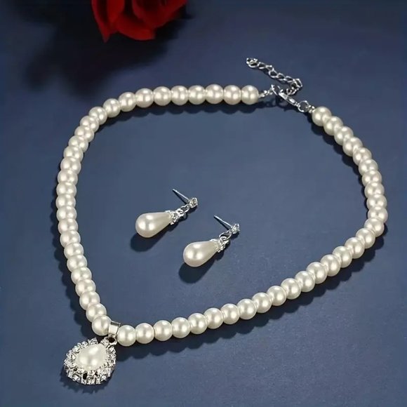 Vintage Stylish Faux Pearl Earrings & Necklace Set Jewelry - Picture 1 of 6